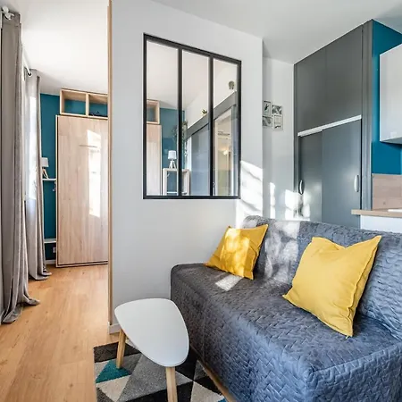 Apartment Studio Climatise, Proche Des Commodites, Au Calme. *