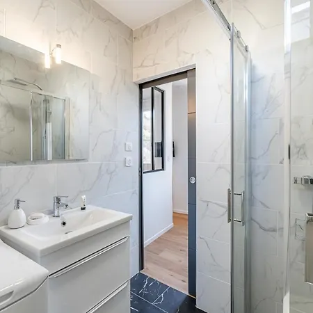 Studio Climatise, Proche Des Commodites, Au Calme. Apartment *