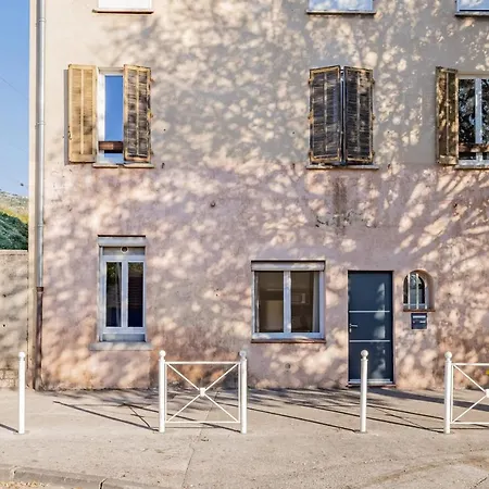 Apartment Studio Climatise, Proche Des Commodites, Au Calme.