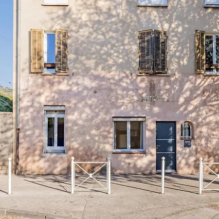 Apartment Studio Climatise, Proche Des Commodites, Au Calme.